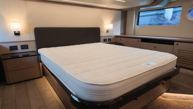 Absolute Navetta 52