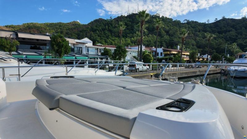 Absolute Navetta 52