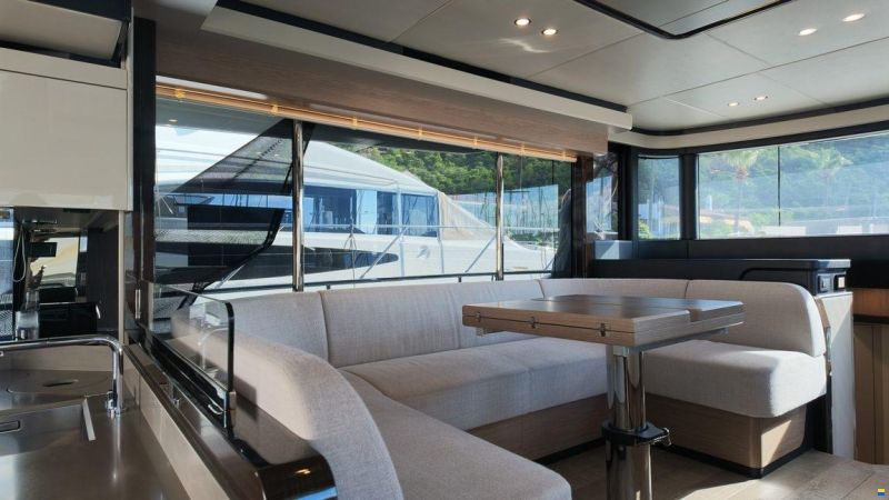 Absolute Navetta 52