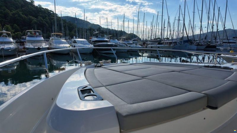 Absolute Navetta 52
