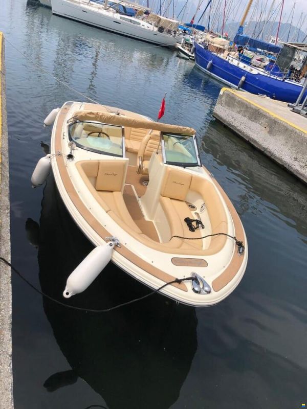 Chris Craft Launch 22