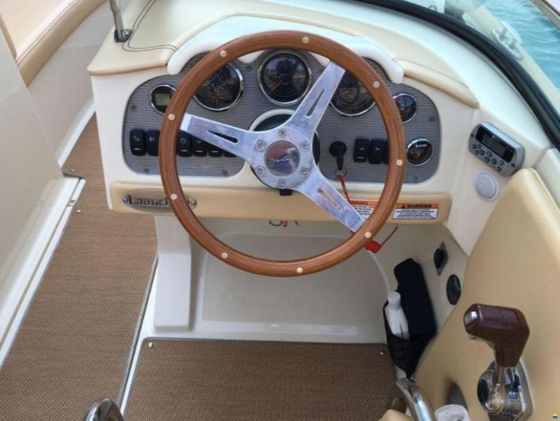 Chris Craft Launch 22