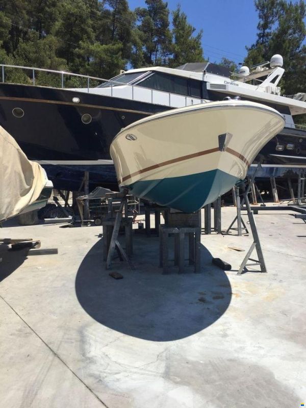 Chris Craft Launch 22