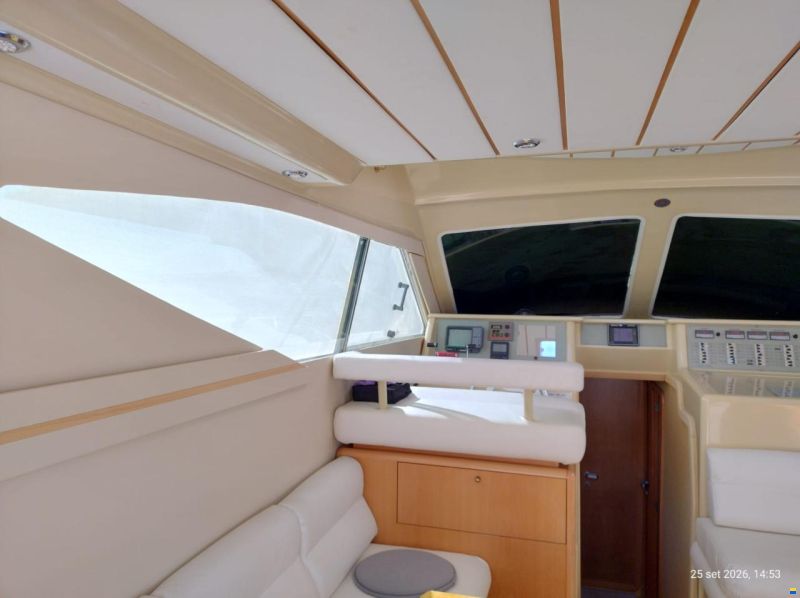 Ferretti 120