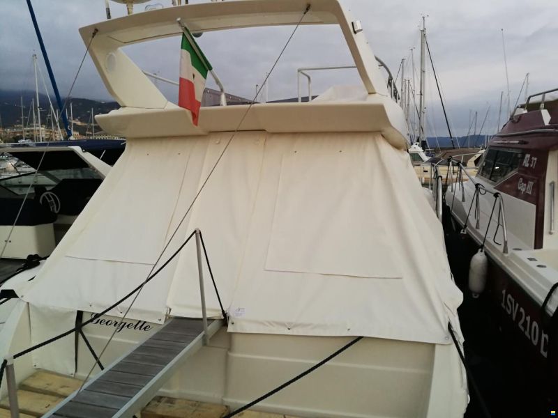 Ferretti 120