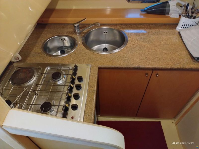 Ferretti 120
