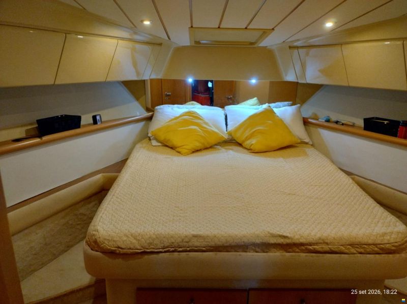 Ferretti 120