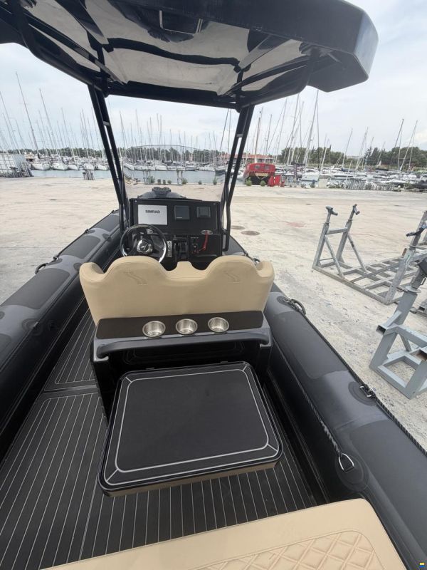 Highfield Partol 700 HYP inkl. 200PS Honda - Barco