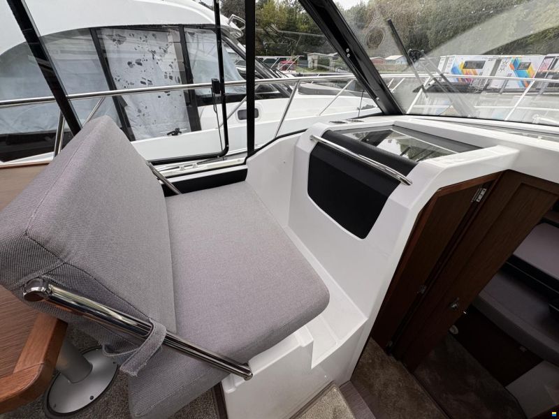 Jeanneau Merry Fisher 895