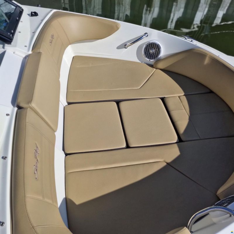 Sea Ray 210 SPXE