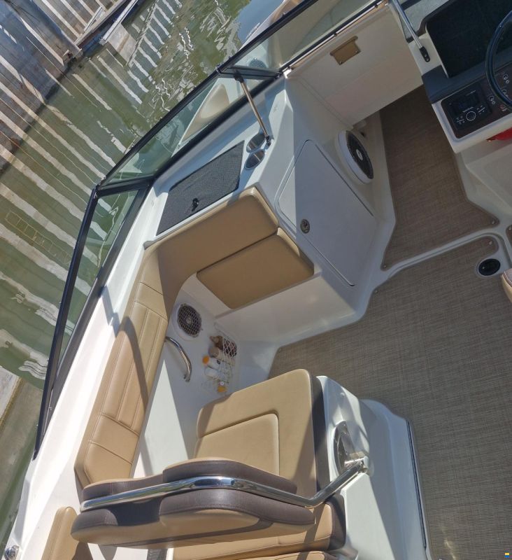 Sea Ray 210 SPXE