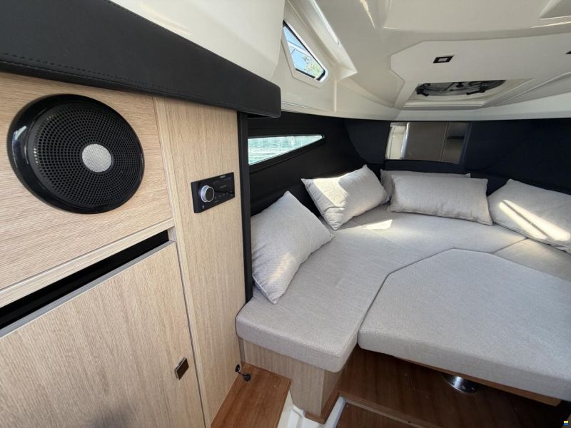 Cranchi Endurance 30
