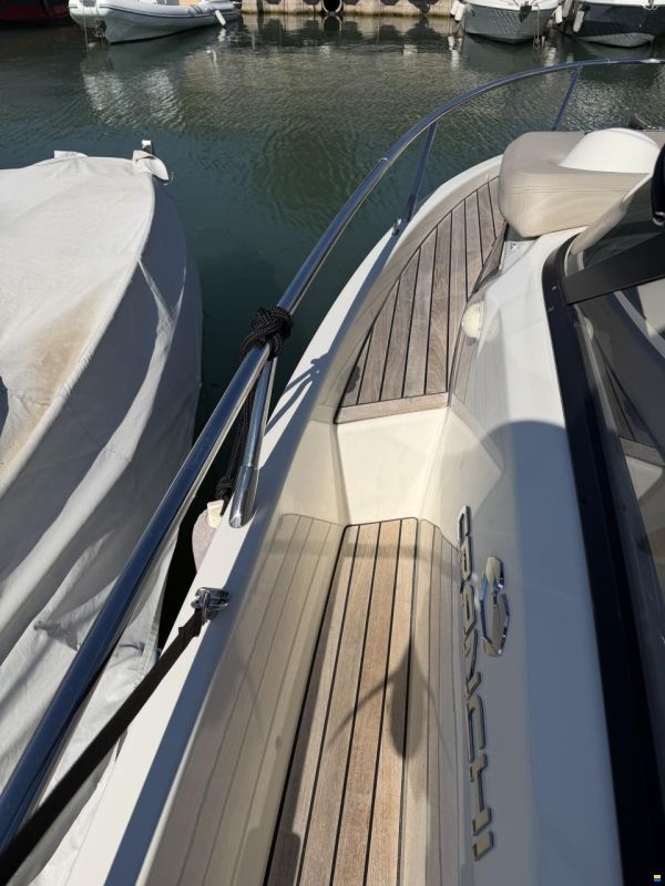 Cranchi Endurance 30