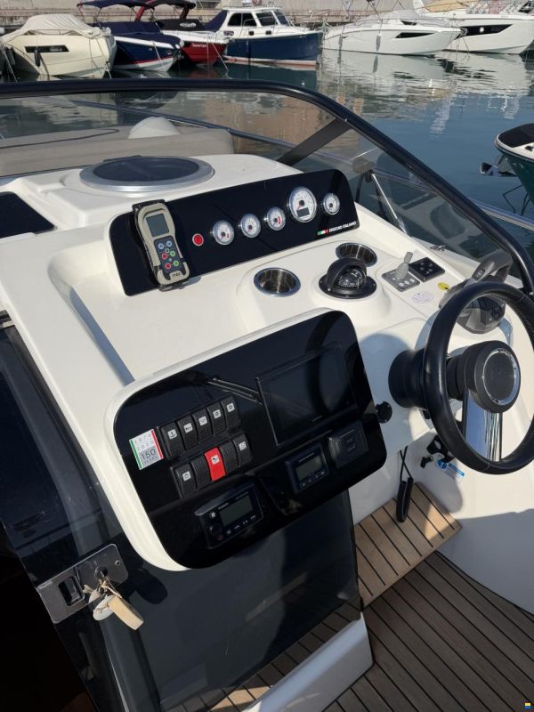 Cranchi Endurance 30