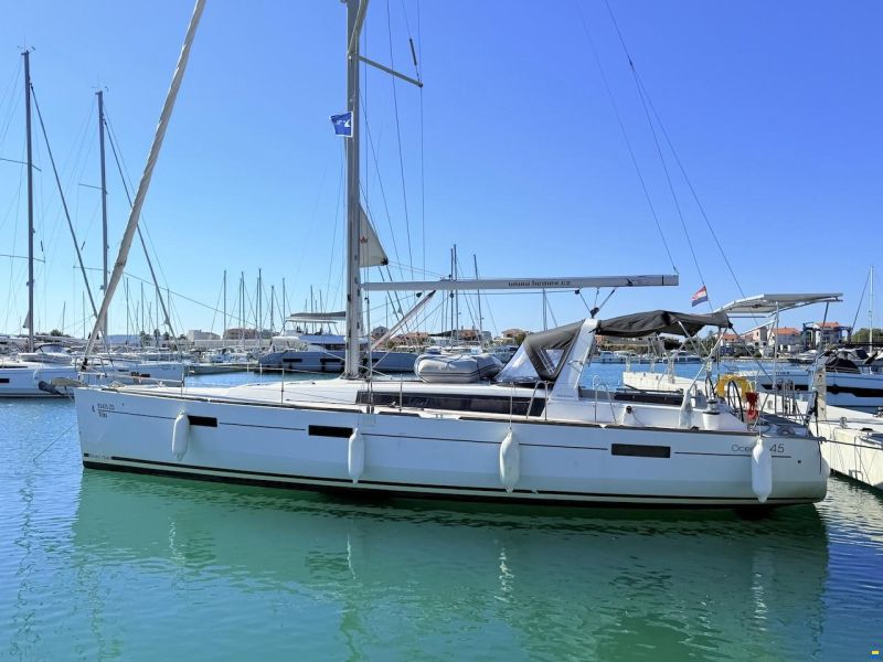 Beneteau Oceanis 45