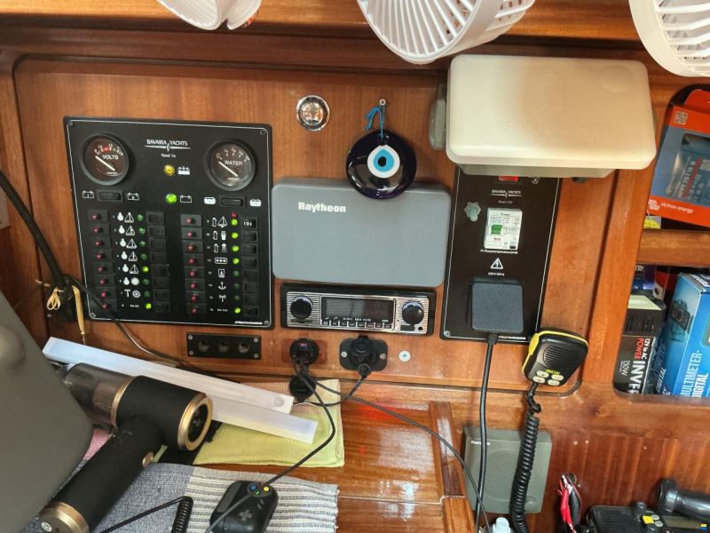 Bavaria 37