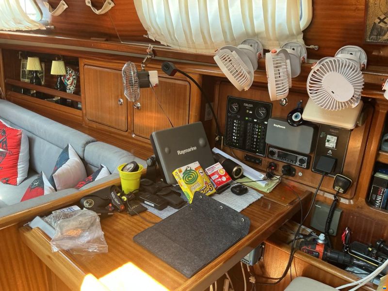 Bavaria 37