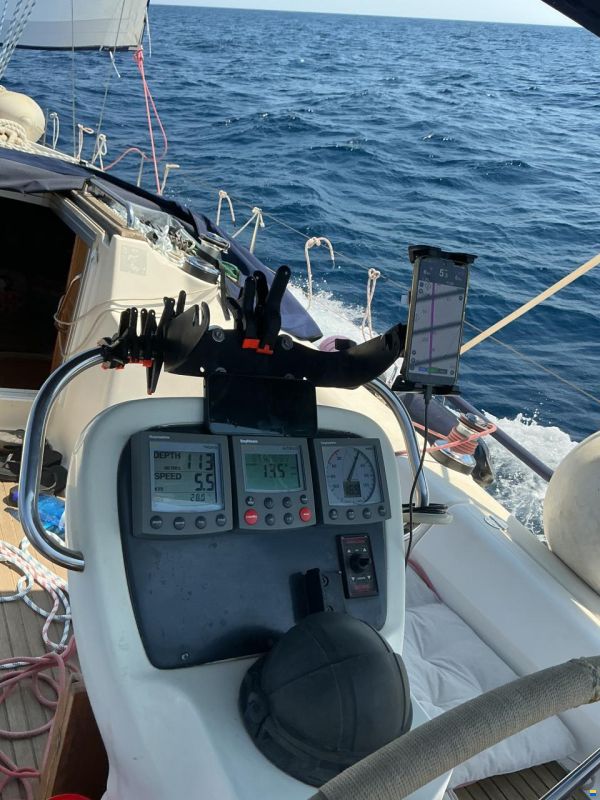 Bavaria 37