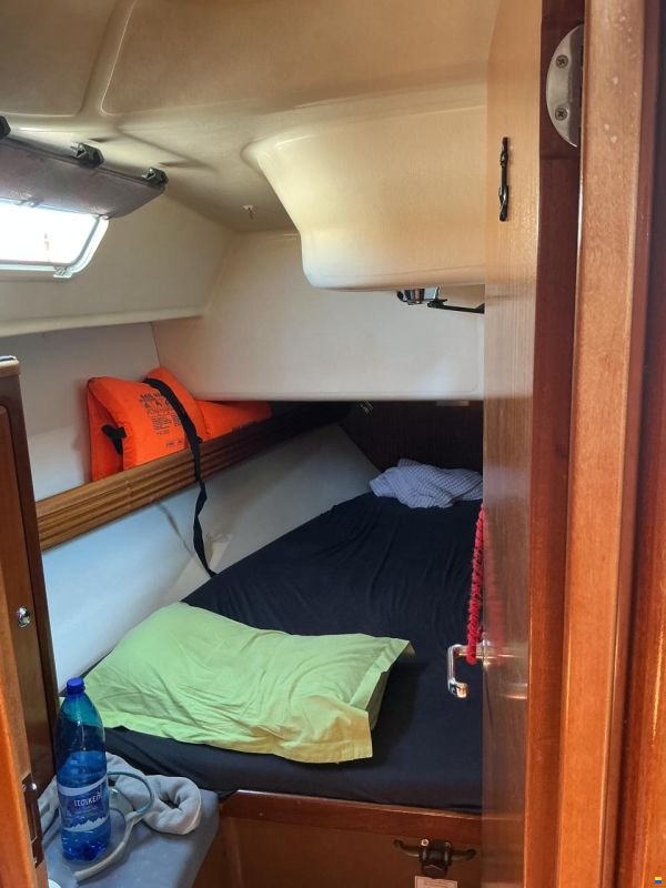 Bavaria 37