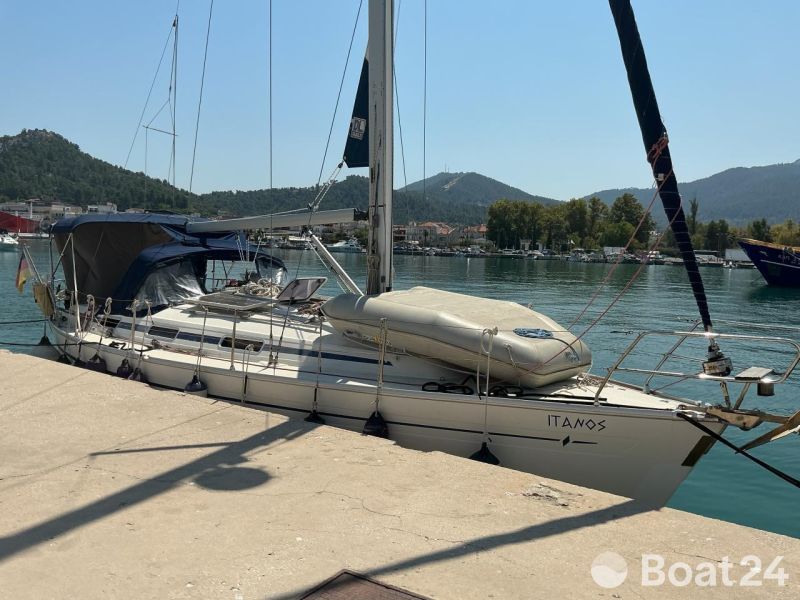 Bavaria 37