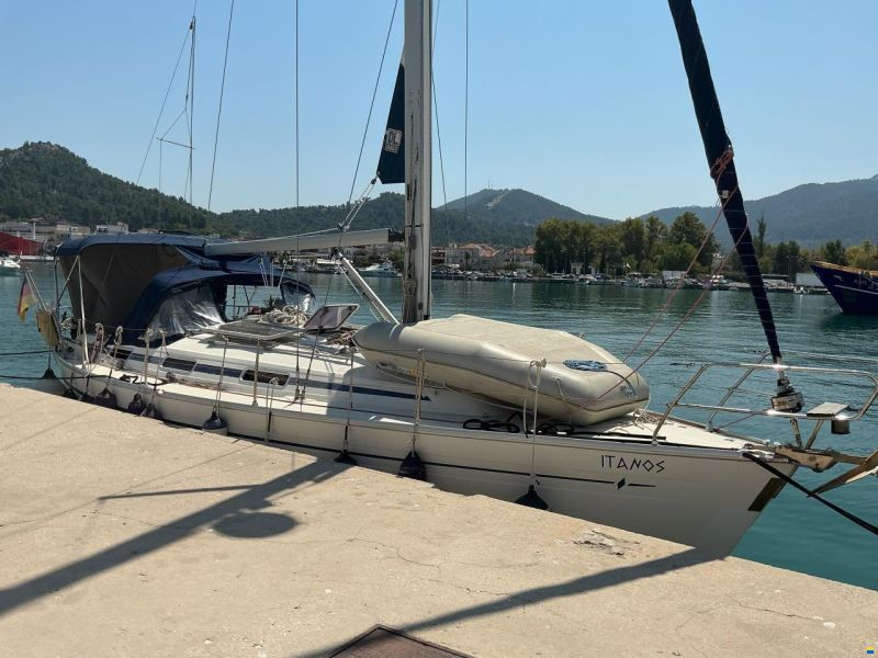 Bavaria 37