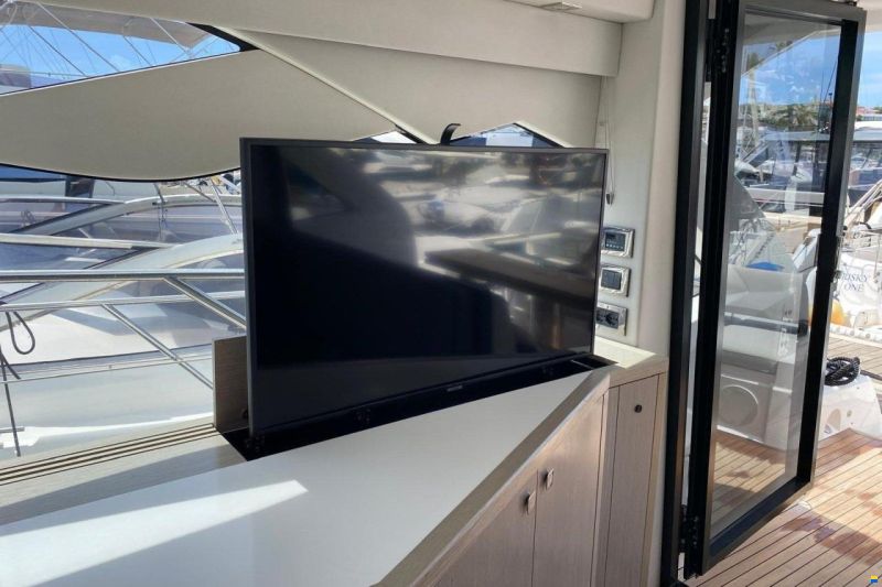 Sunseeker Predator 50