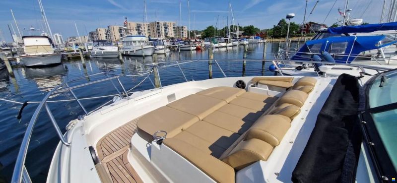 Sea Ray 320 Sundancer