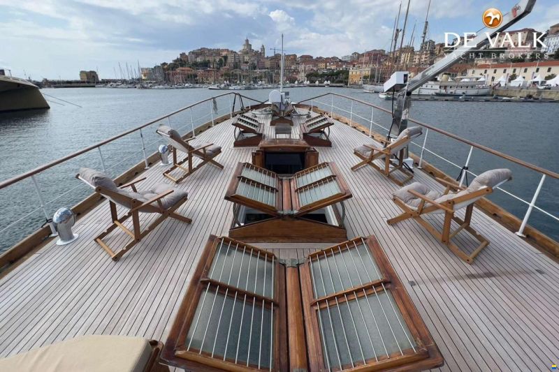 Classic Motor Yacht