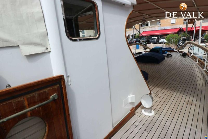 Classic Motor Yacht