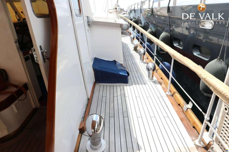 Classic Motor Yacht