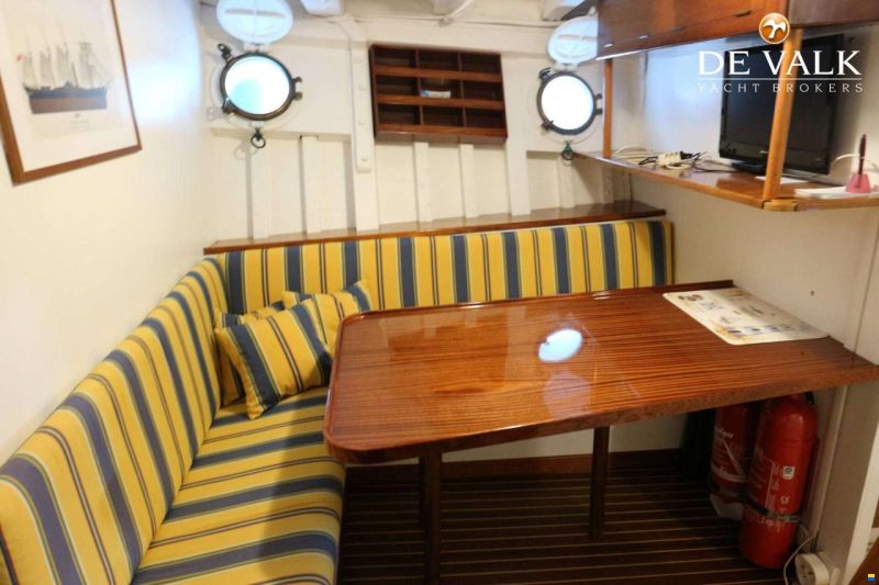 Classic Motor Yacht