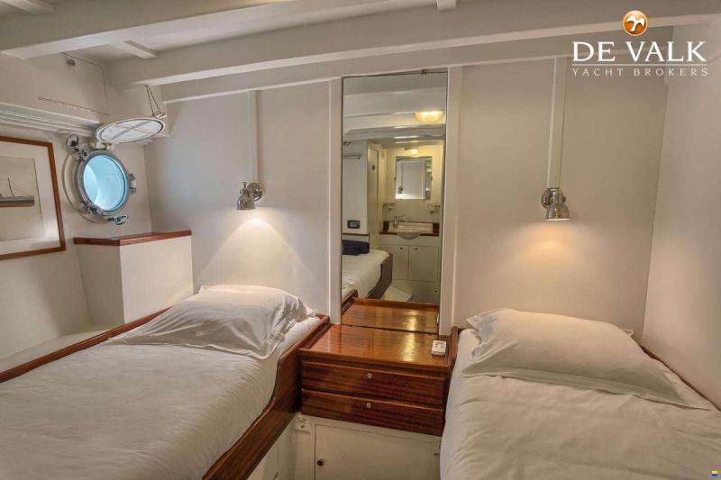 Classic Motor Yacht