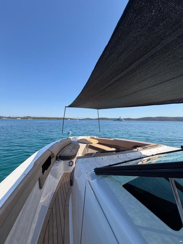 Sea Ray SLX 400 Outboard