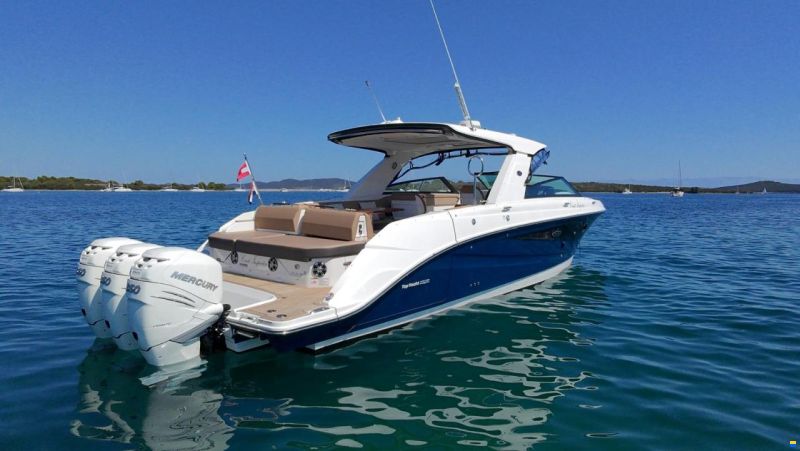 Sea Ray SLX 400 Outboard
