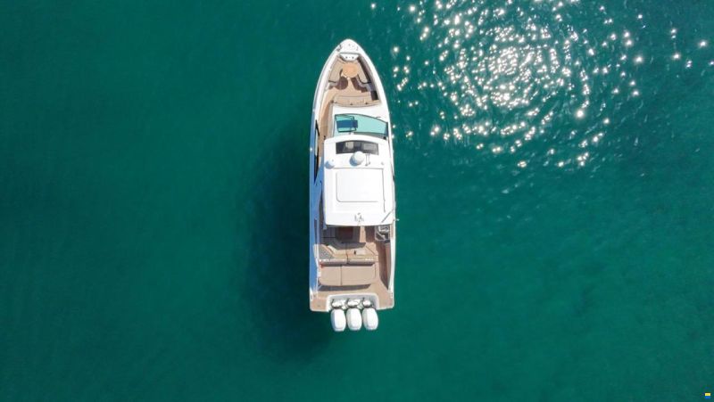 Sea Ray SLX 400 Outboard