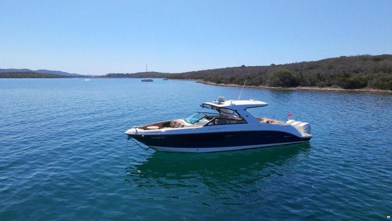 Sea Ray SLX 400 Outboard