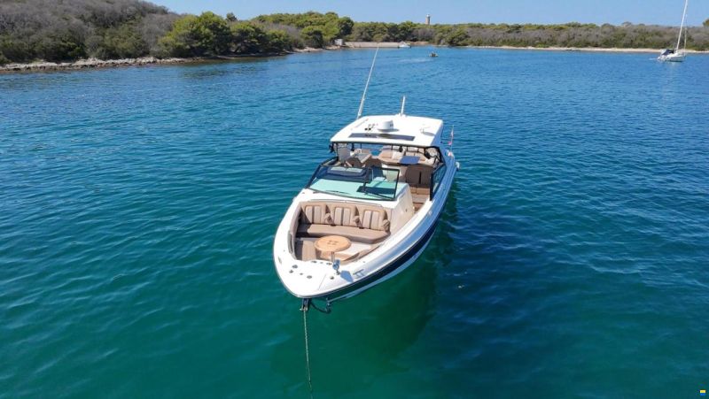 Sea Ray SLX 400 Outboard