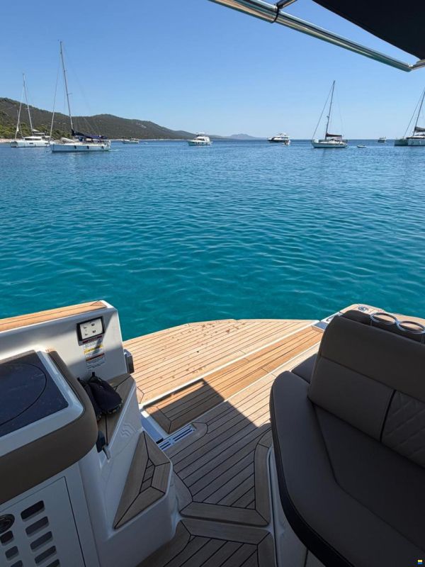 Sea Ray SLX 400 Outboard
