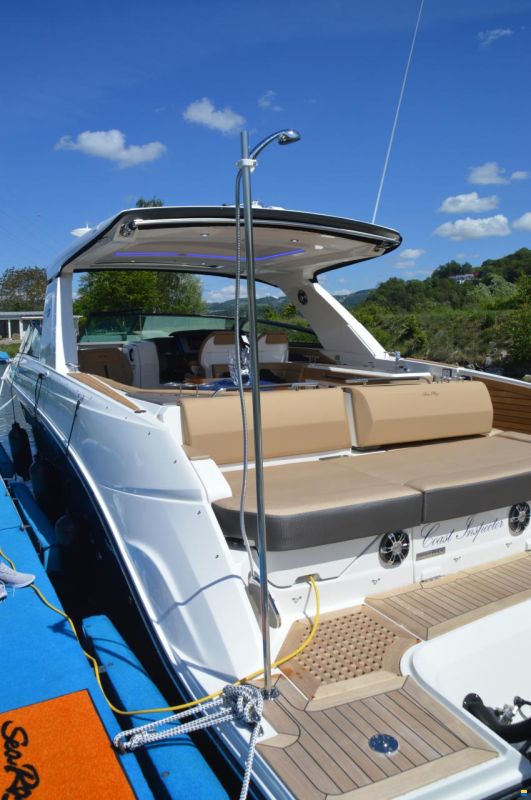 Sea Ray SLX 400 Outboard