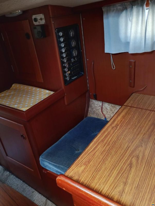 Hallberg-Rassy 352