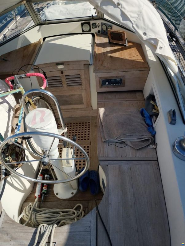 Hallberg-Rassy 352