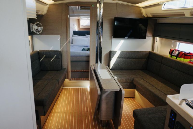 Hanse 418
