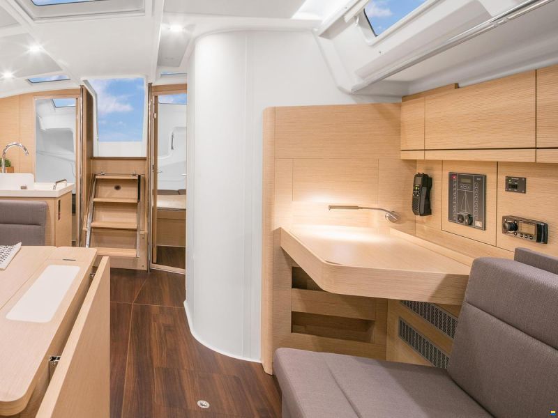 Hanse 418