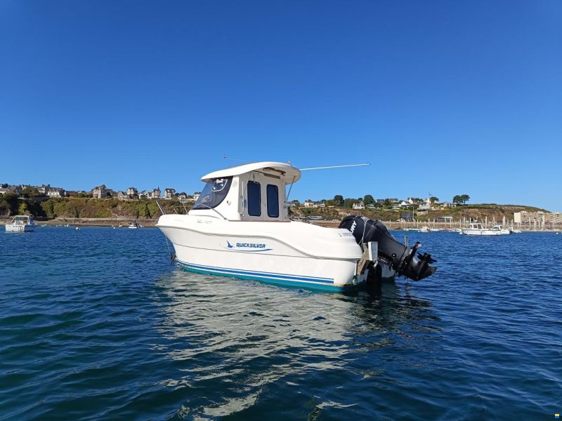 Quicksilver Pilothouse 580