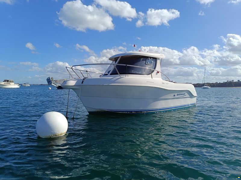 Quicksilver Pilothouse 580