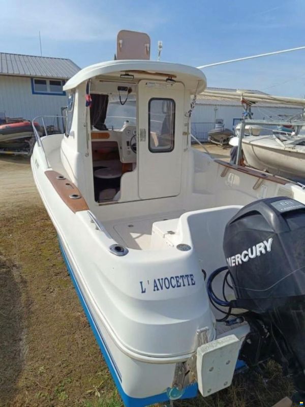 Quicksilver Pilothouse 580