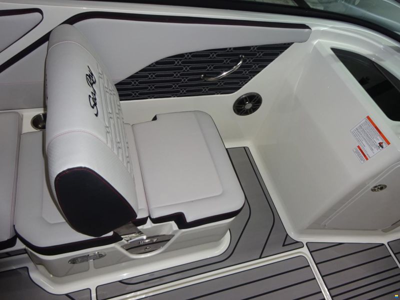 Sea Ray 210 SPX