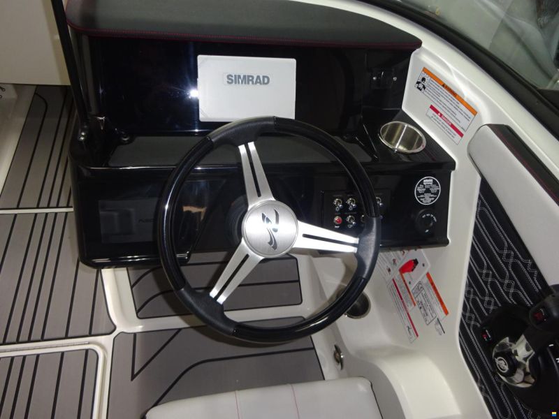 Sea Ray 210 SPX