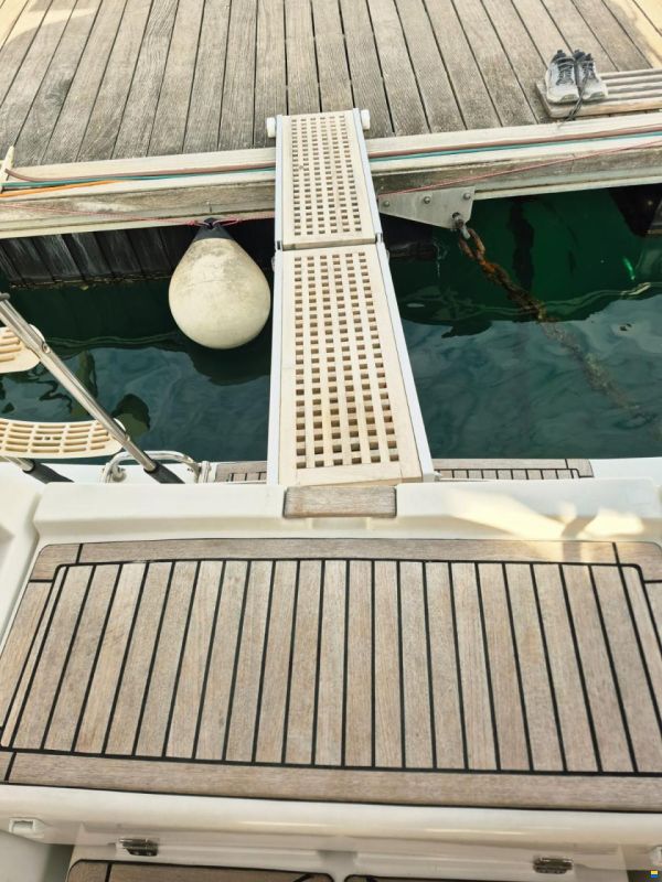Jeanneau 42i