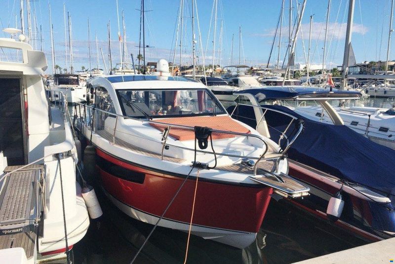 Sealine C330V
